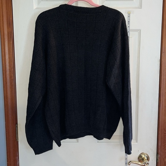 Izod-L-dark gray-100% cotton-crewneck,pull over, rib detail, long sleeve sweater - Picture 2 of 11